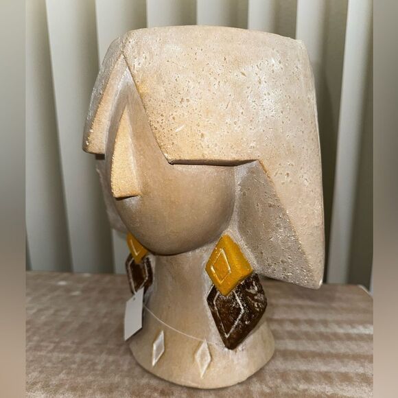 Artistic Ceramic/Resin Face Vases - Cream and Pink - Picture 3 of 16